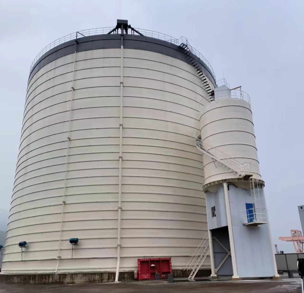 金牛10万吨水泥钢板库